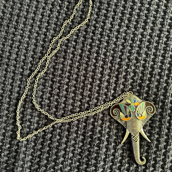 Large Silver Elephant Head Necklace - Picture 2 of 6